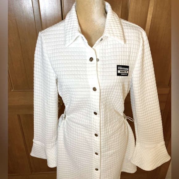 Chic Letter Patched  Flounce Sleeve Shirt Dress - Picture 2 of 16